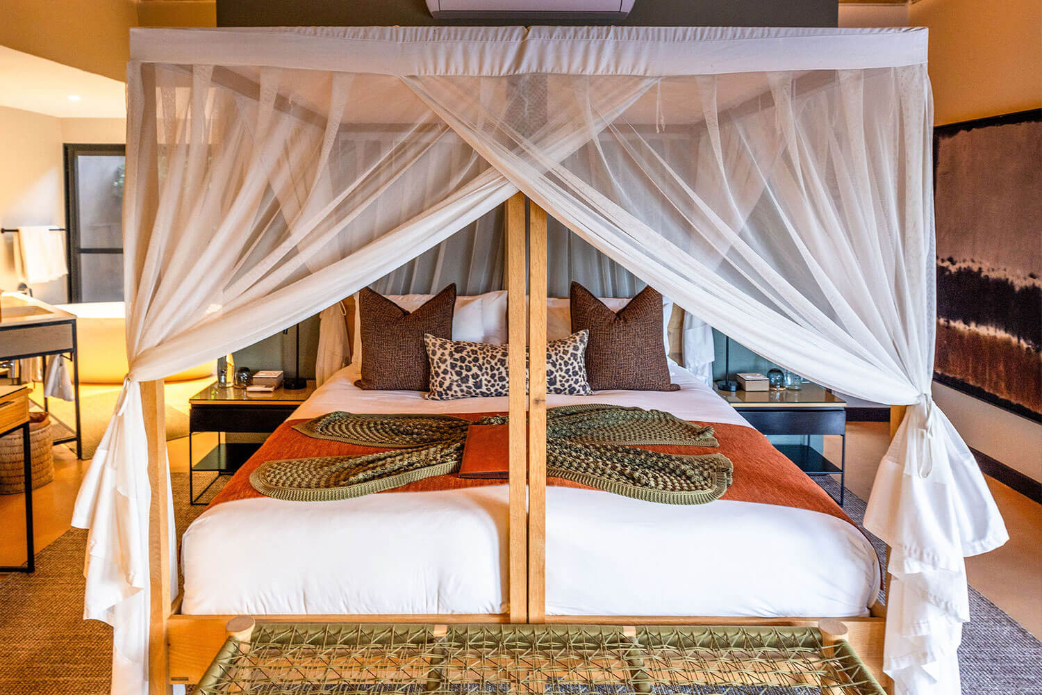 mondzo-lodge-room1